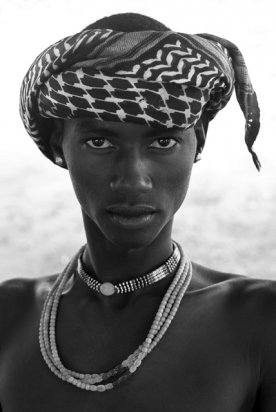 Arbore-man-BW-headcloth-Ethiopia-23x34.5-1